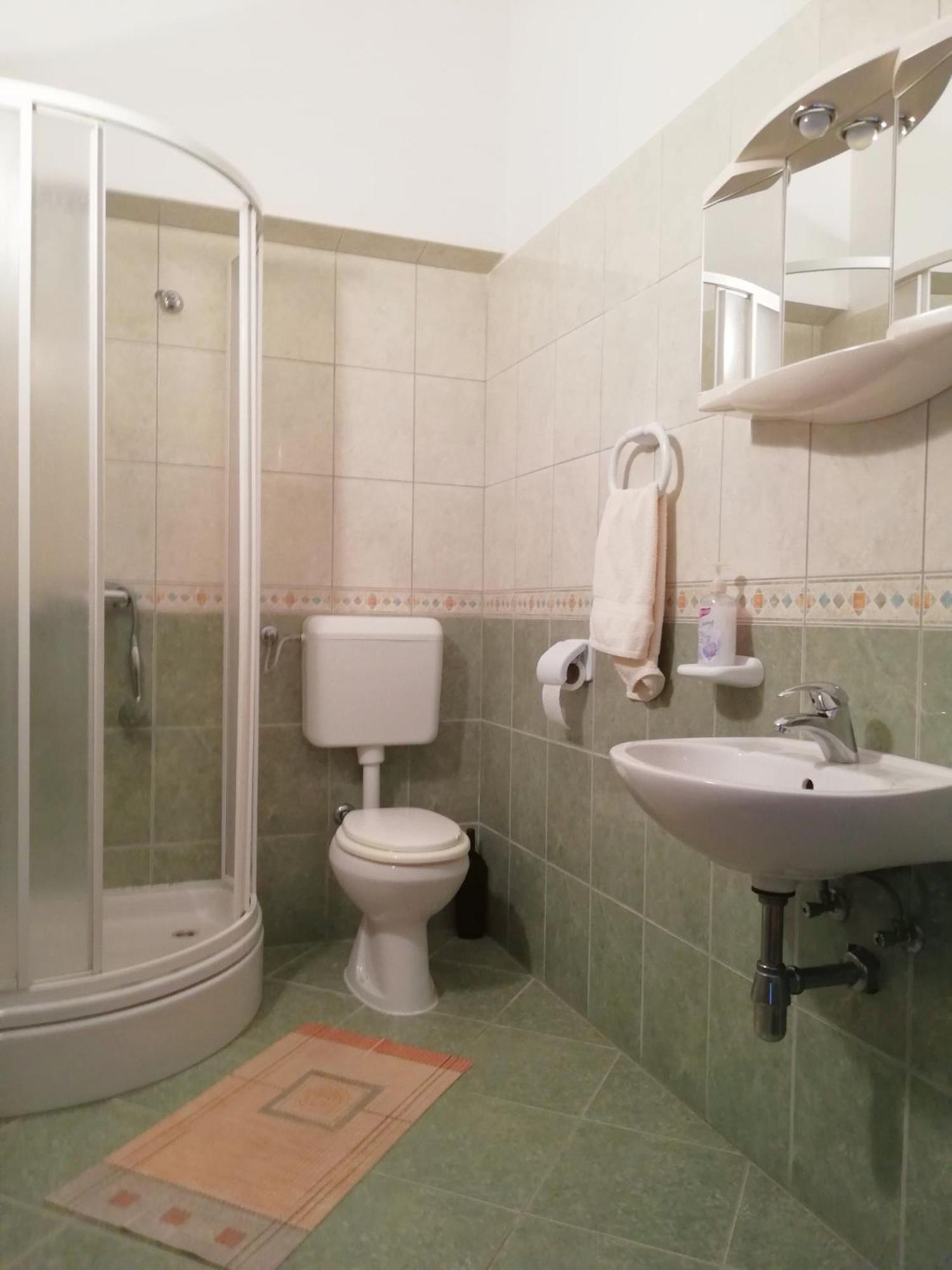 Apartments Roko Lalin Pakoštane Exterior foto